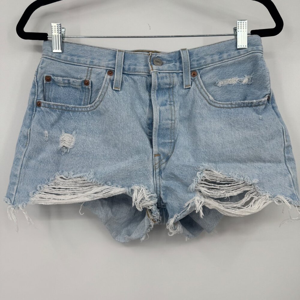 Vintage Levi’s  501 Shorts light wash distressed raw edge cut off woman’s size 2